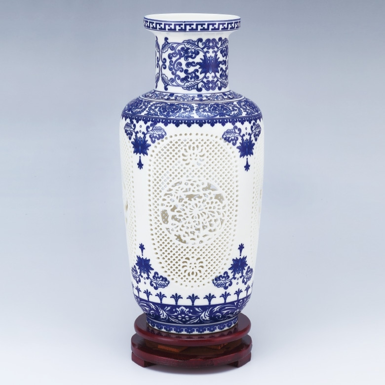 景徳鎮 『青花花卉紋透し花瓶』 - アートの友社 : 景徳鎮 青花花卉紋透