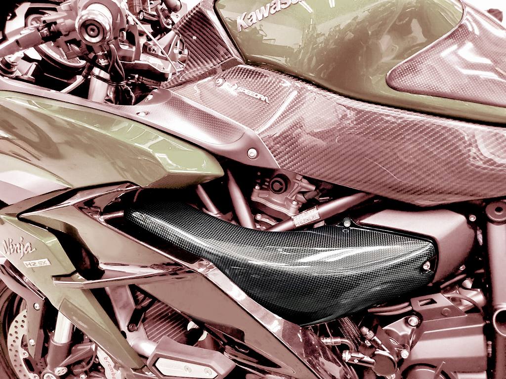 H2SX/SX SE/＋用カーボンエアインテーク（ラムエア）ダクトカバー