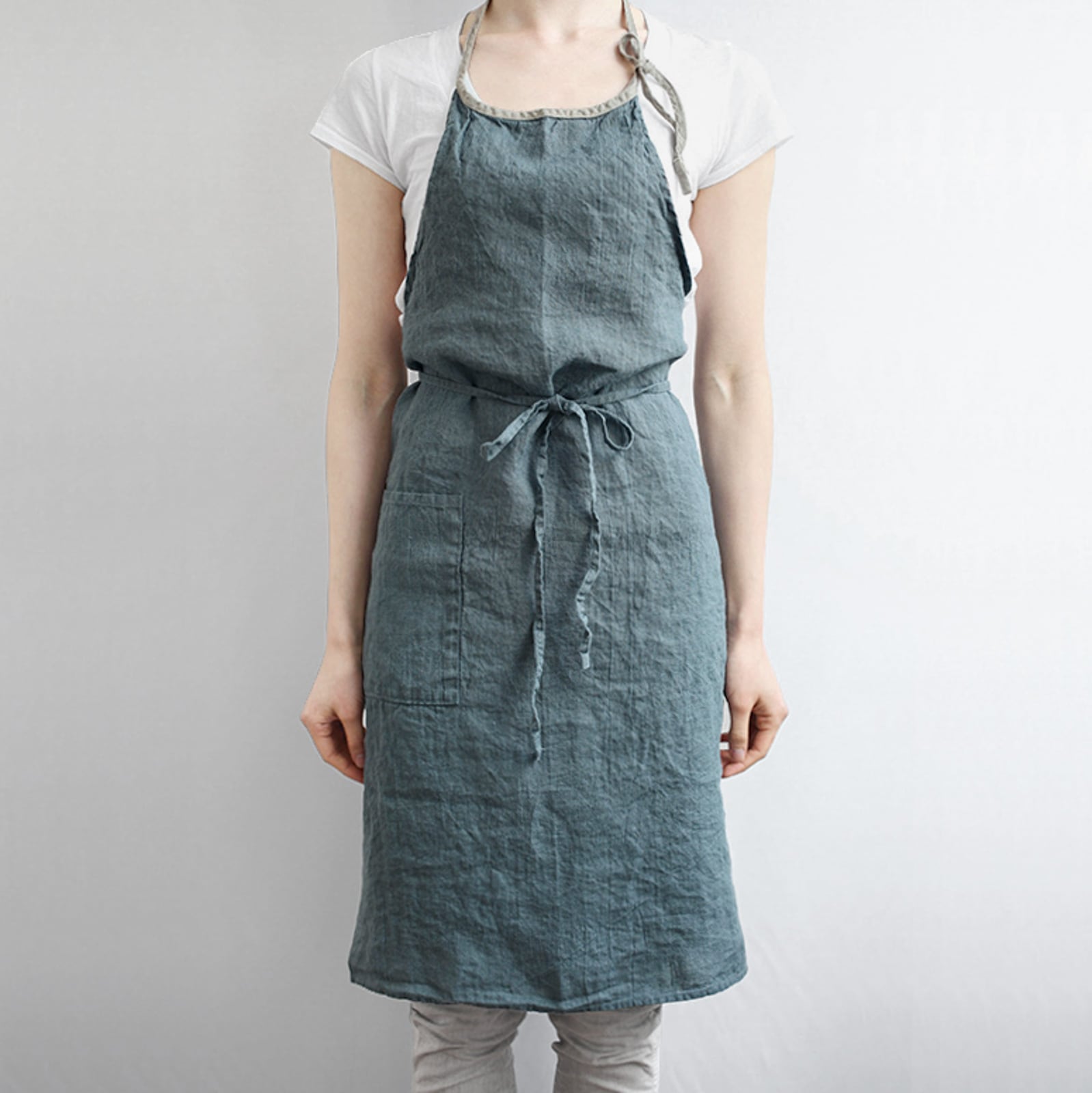 フルエプロン ミラ _ アビスブルー/ストロー