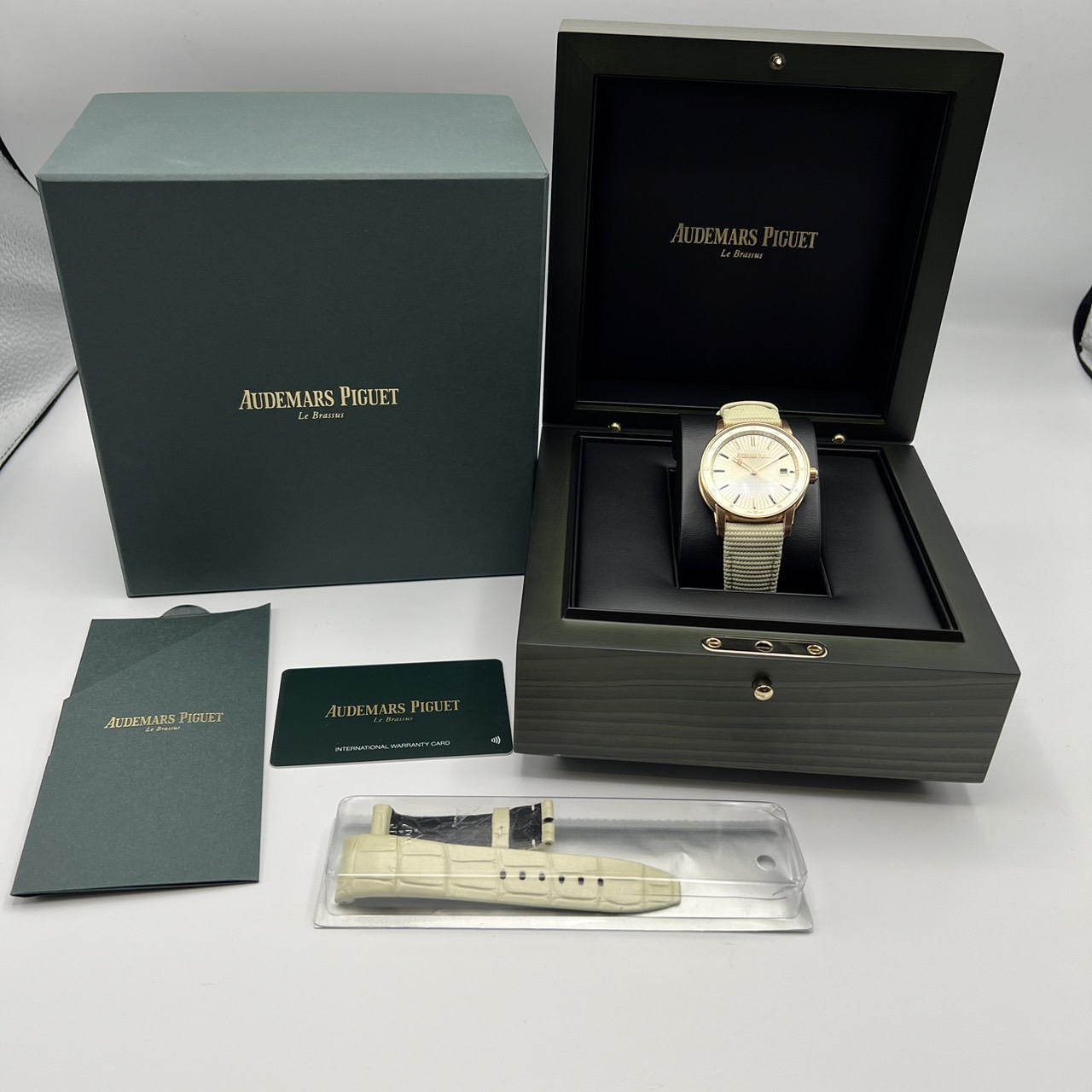 定価440万】 オーデマピゲ CODE 11.59 バイ オーデマ ピゲ