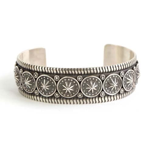 Ivan Howardアイバンハワードのインディアンジュエリー｜マライカ公式通販