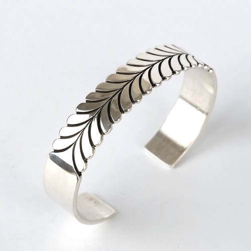 Steve Yellowhorseスティーブイエローホースのバングル｜マライカ公式通販