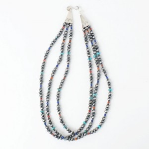 ナバホ族 Reva Goodluck ナバホパール×ストーンビーズ 3連ネックレス