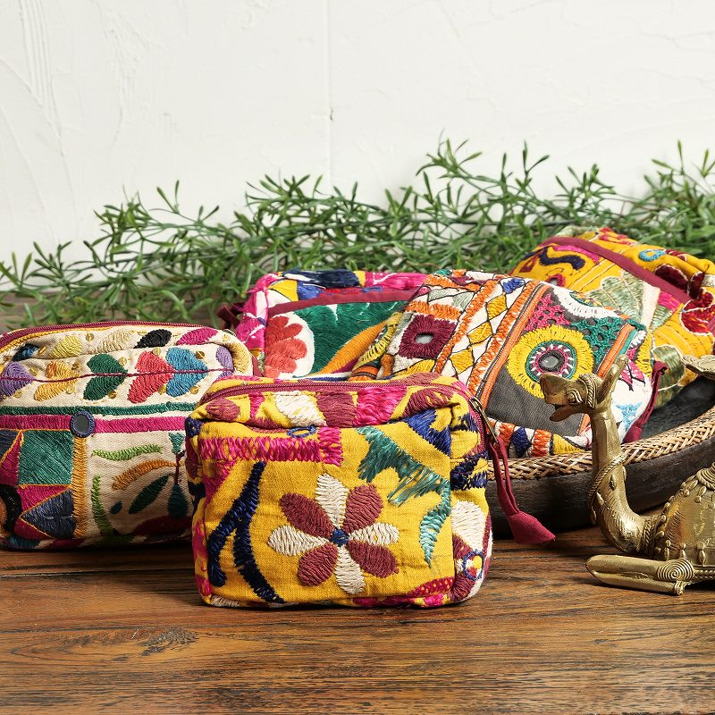 カッチ刺繍古布ポーチ 【メール便可】｜マライカ公式通販