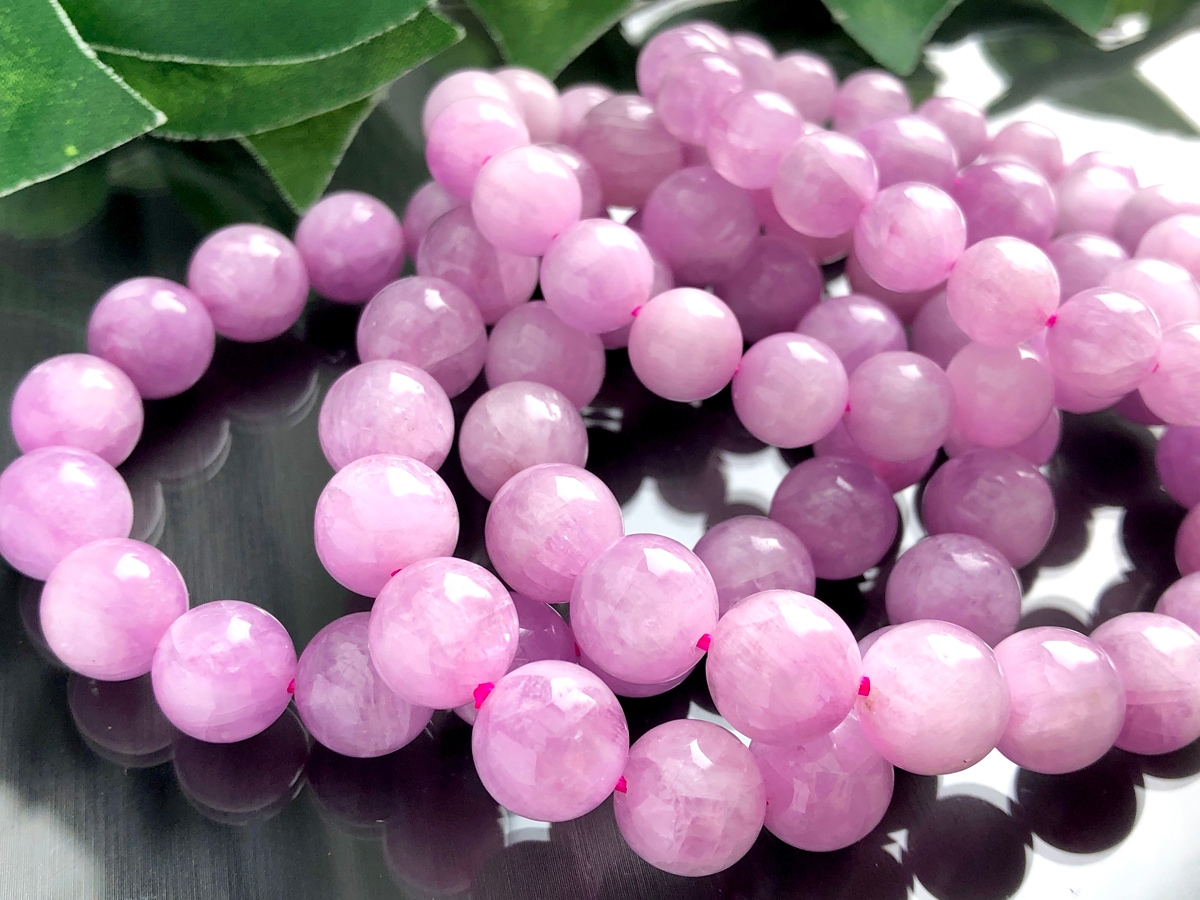 美発色◎ライラックピンク☆タンザニア産☆/天然石ブレスレット
