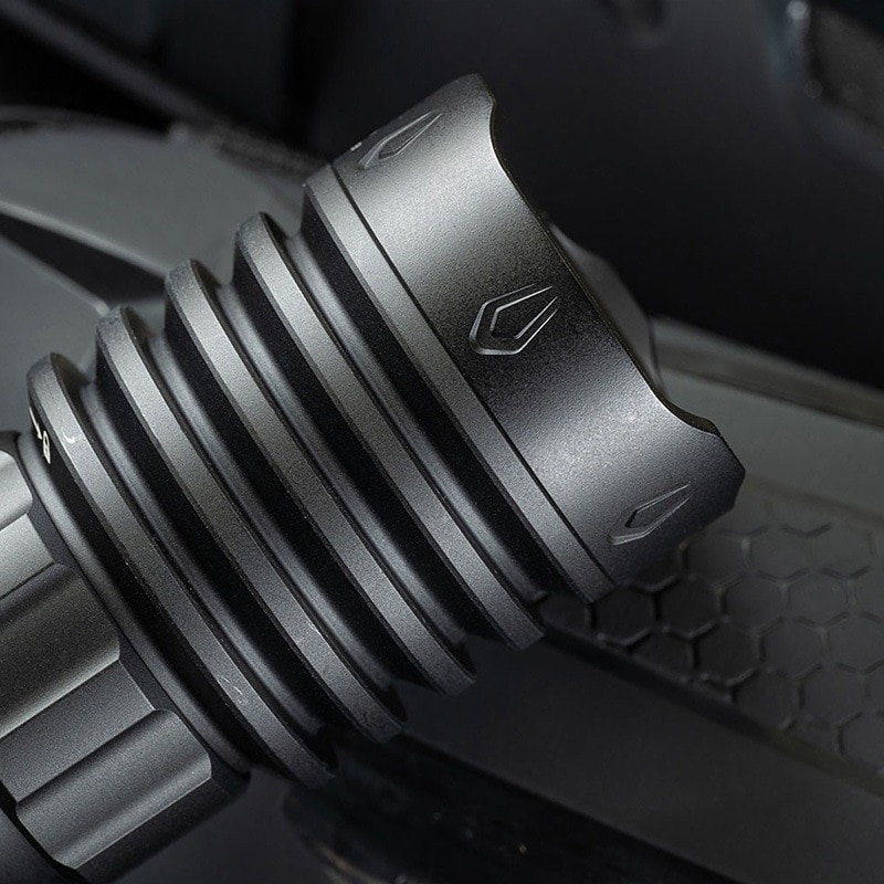 OLIGHT(オーライト) WARRIOR X 4 led タクティカルライト充電式 2600