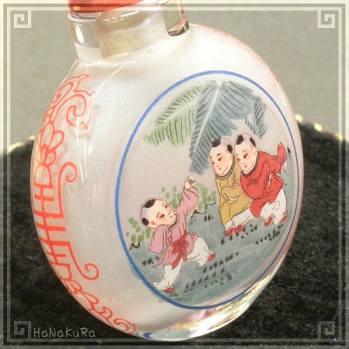鼻煙壷 特級品 SP02 遊ぶ子供たち 台座付き 鼻煙香 内側から手描き
