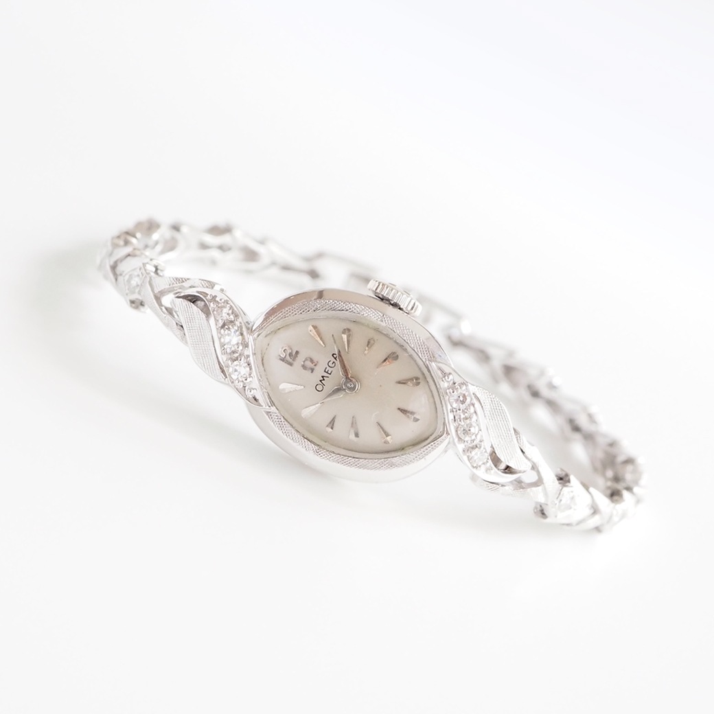 アンティークウォッチ アンティークオメガ ダイヤモンドアクセント