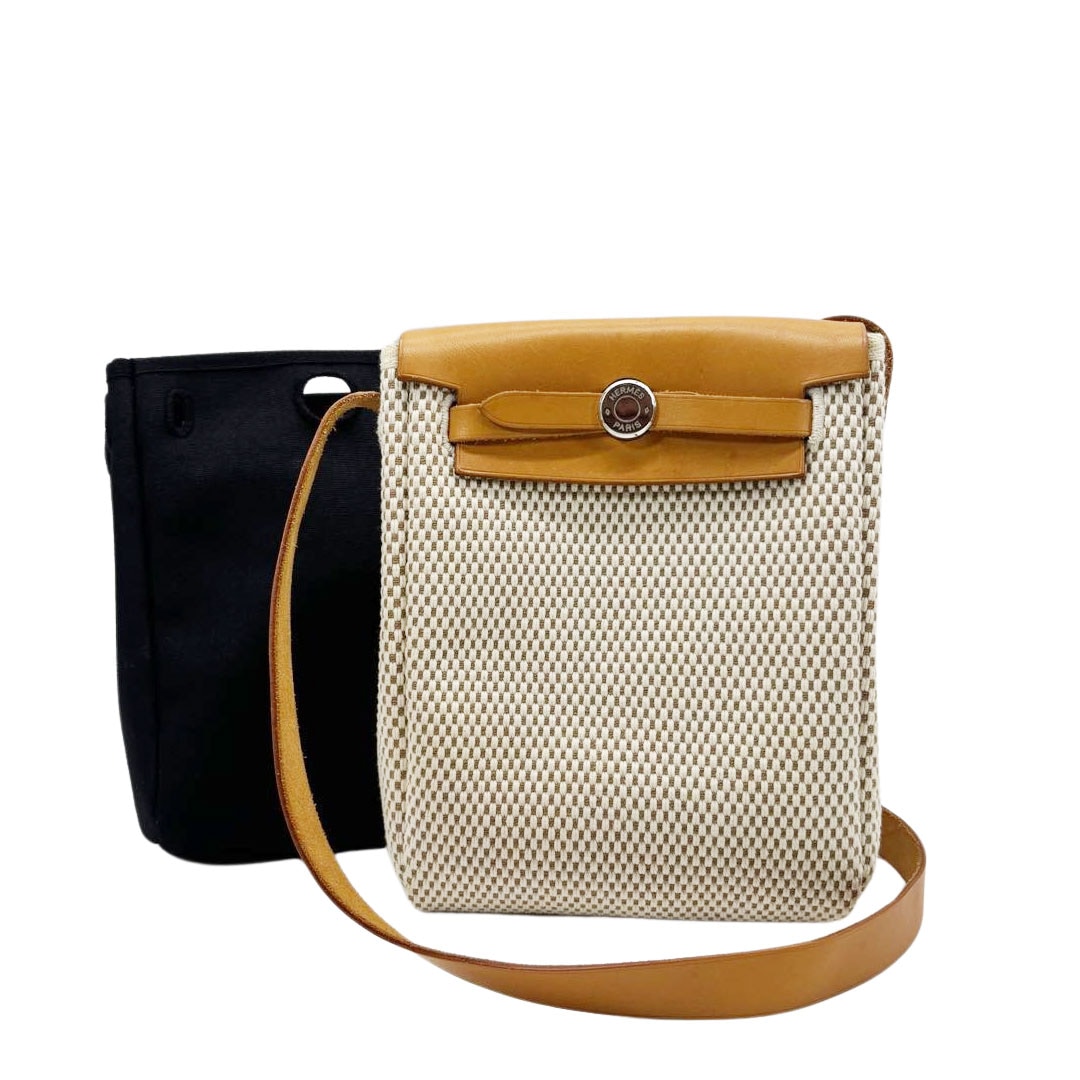 HERMES エルメス スカーフ カレ90 『PERSONA（ペルソナ）』 仮面柄