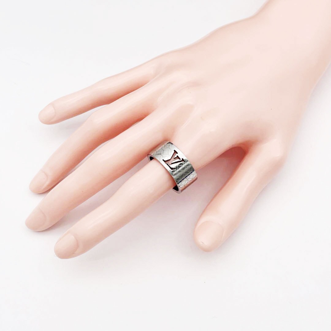 LOUIS VUITTON ルイヴィトン リング 指輪 バーグシャンゼリゼ Mサイズ