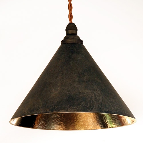FUTAGAMI真鍮のペンダントランプ鋳肌・円錐 鍛金仕上げ 黒ムラ仕上げ
