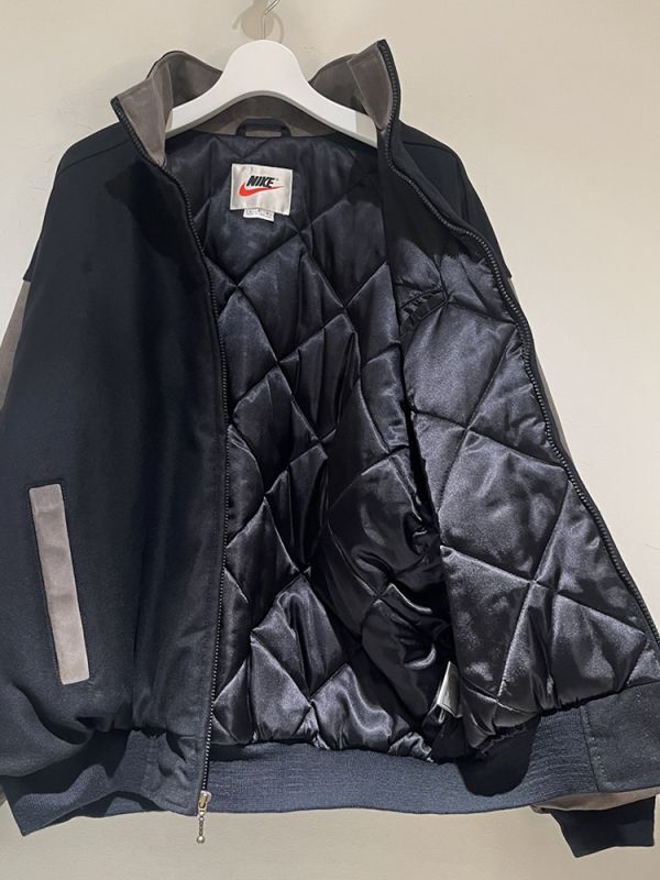 ユーロヴィンテージ 90s NIKE（ナイキ） レザースリーブ ロゴワッペン