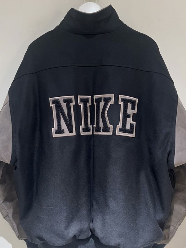 ユーロヴィンテージ 90s NIKE（ナイキ） レザースリーブ ロゴワッペン