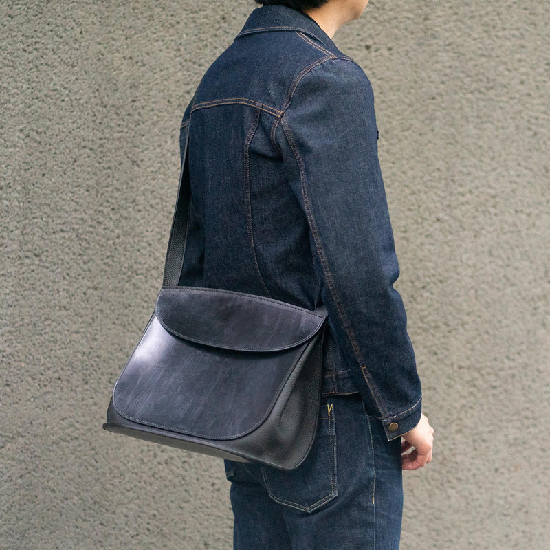 THE SOLE（ザソール）VITALE メッセンジャーバッグ イングリッシュ