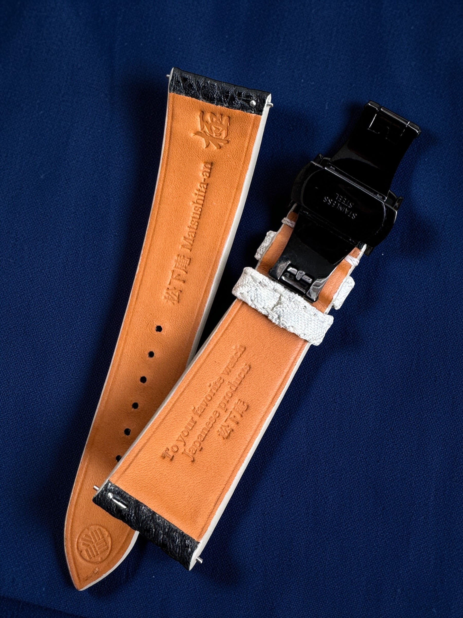 黒桟革 極｜ブラック | 両開きDバックル – 松下庵