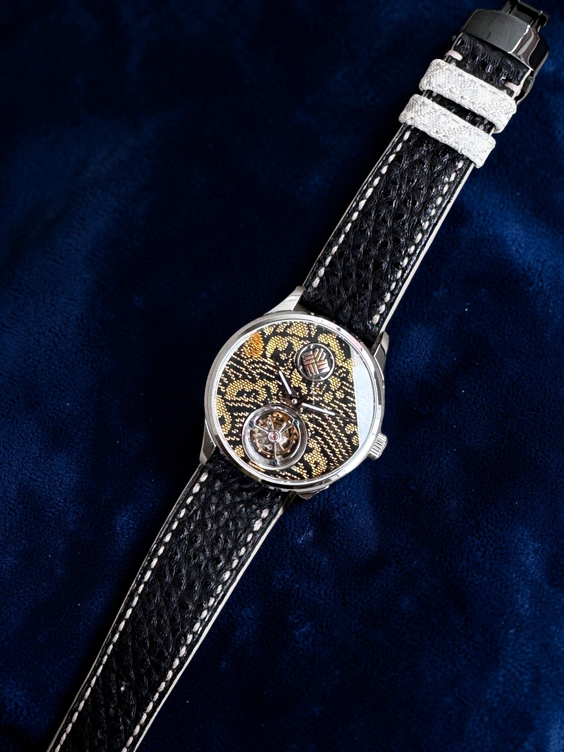 黒桟革 極｜ブラック | 両開きDバックル – 松下庵