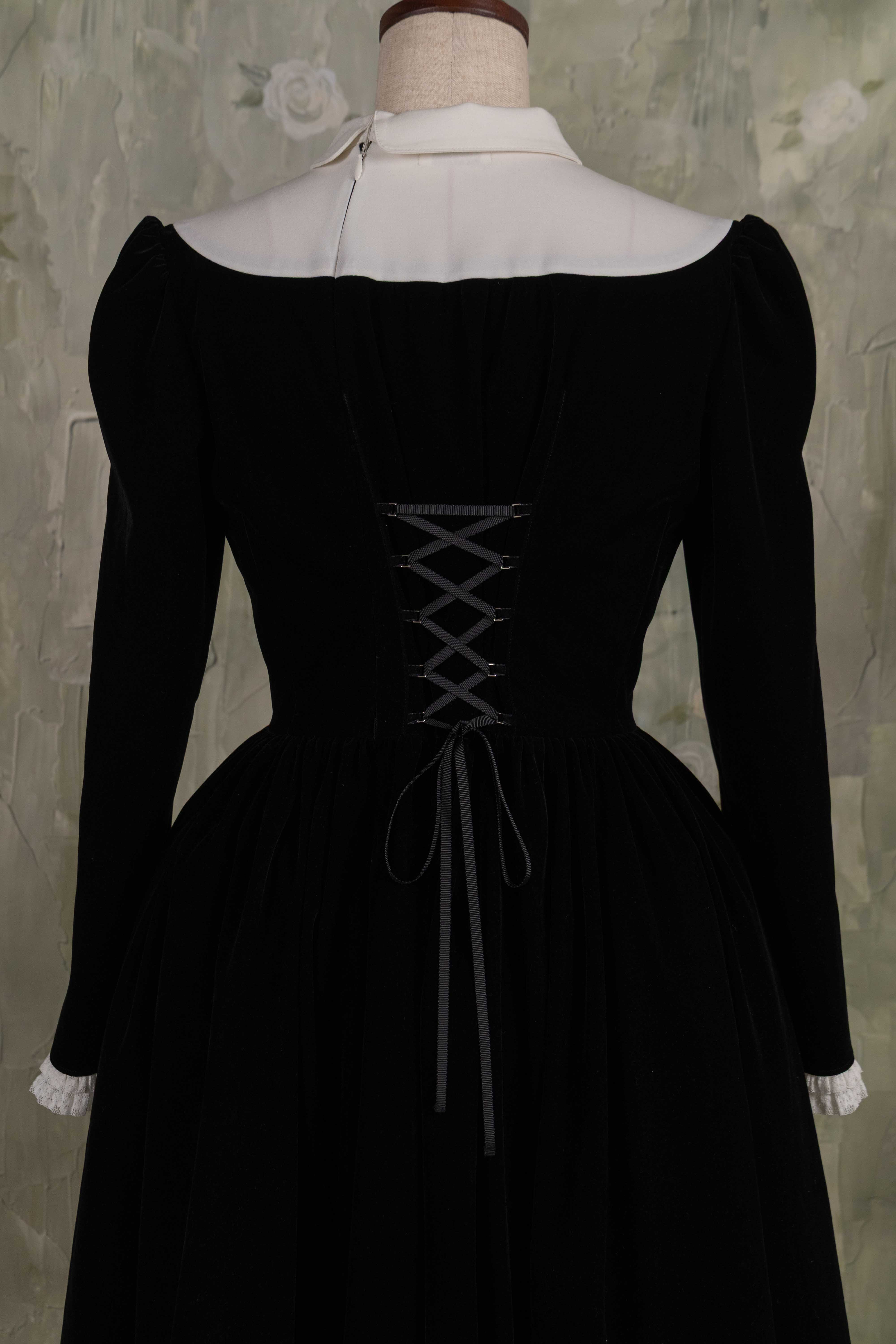 Black museé dress – Mayo Suzuki