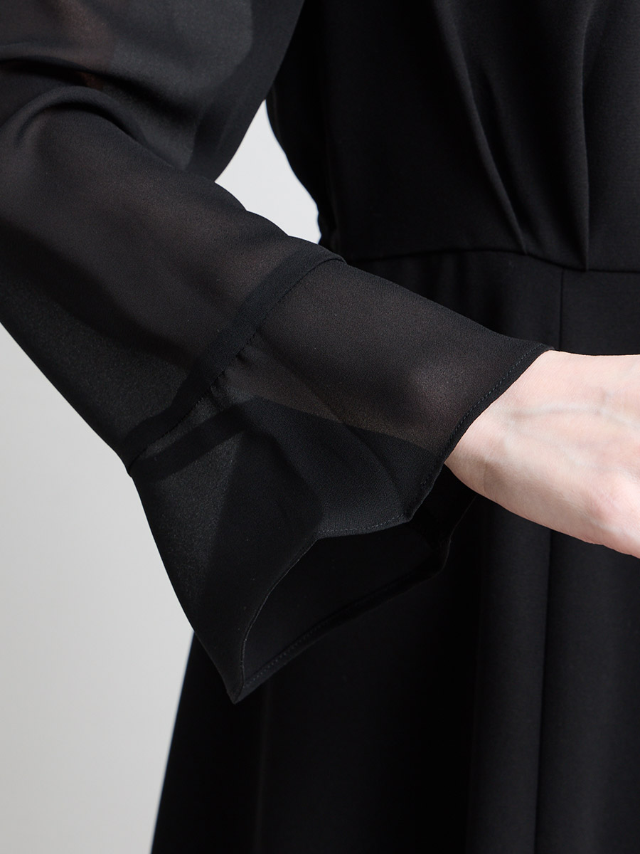 喪服・礼服】【WEB限定】Vネック前開きAラインブラックフォーマル