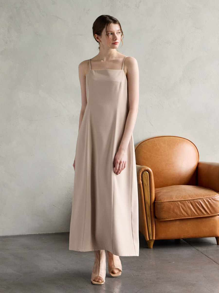 試着キャンペーン対象】フラワーモール刺繍キーネックブラウス×Iライン