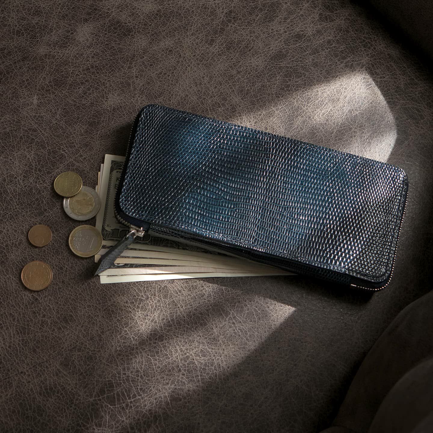 リザード ラウンドジップ長財布 | 大人のバッグ・財布・ ラウンド