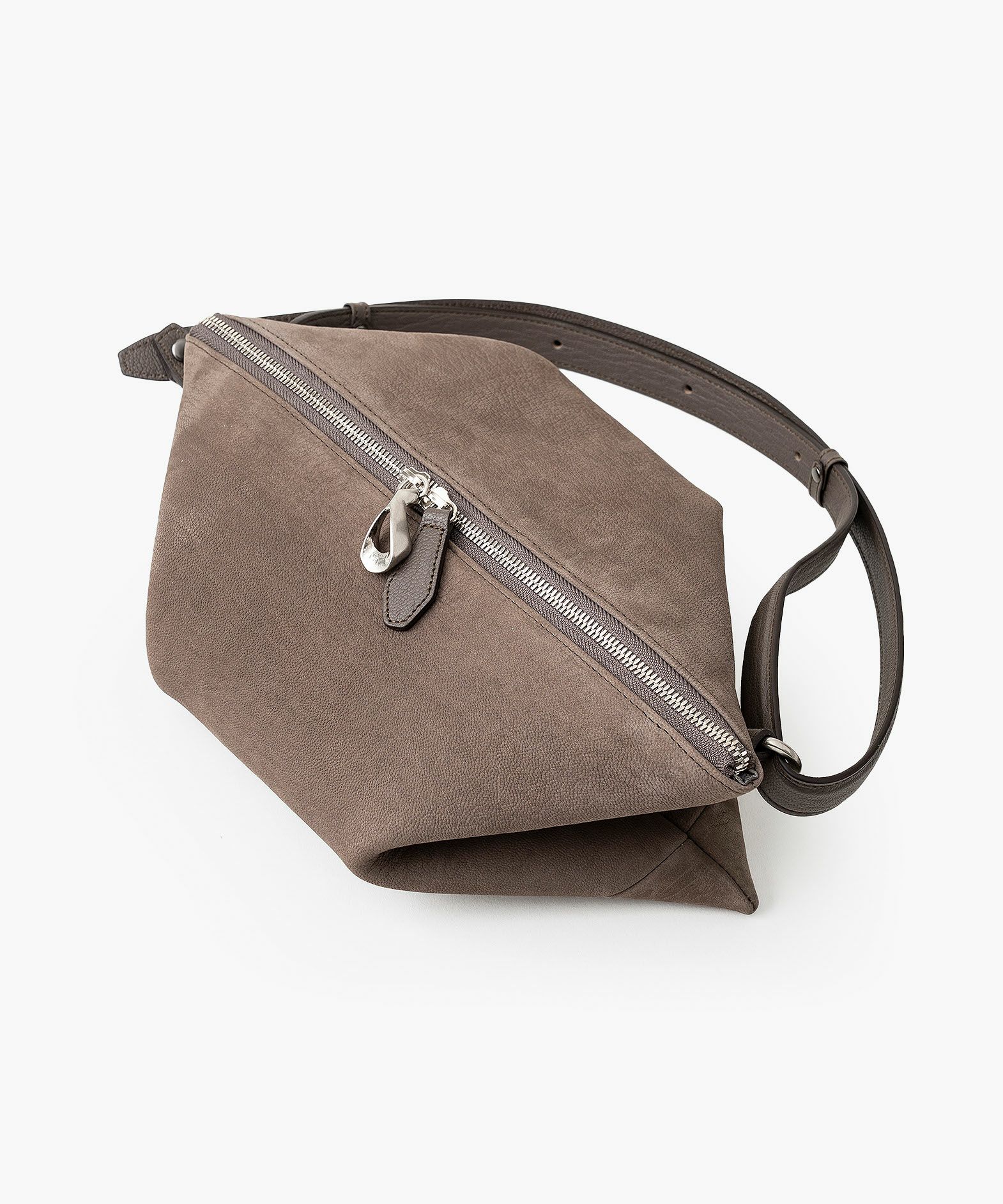 ヌバック トライアングルショルダー“Vertex” | 大人のバッグ・財布