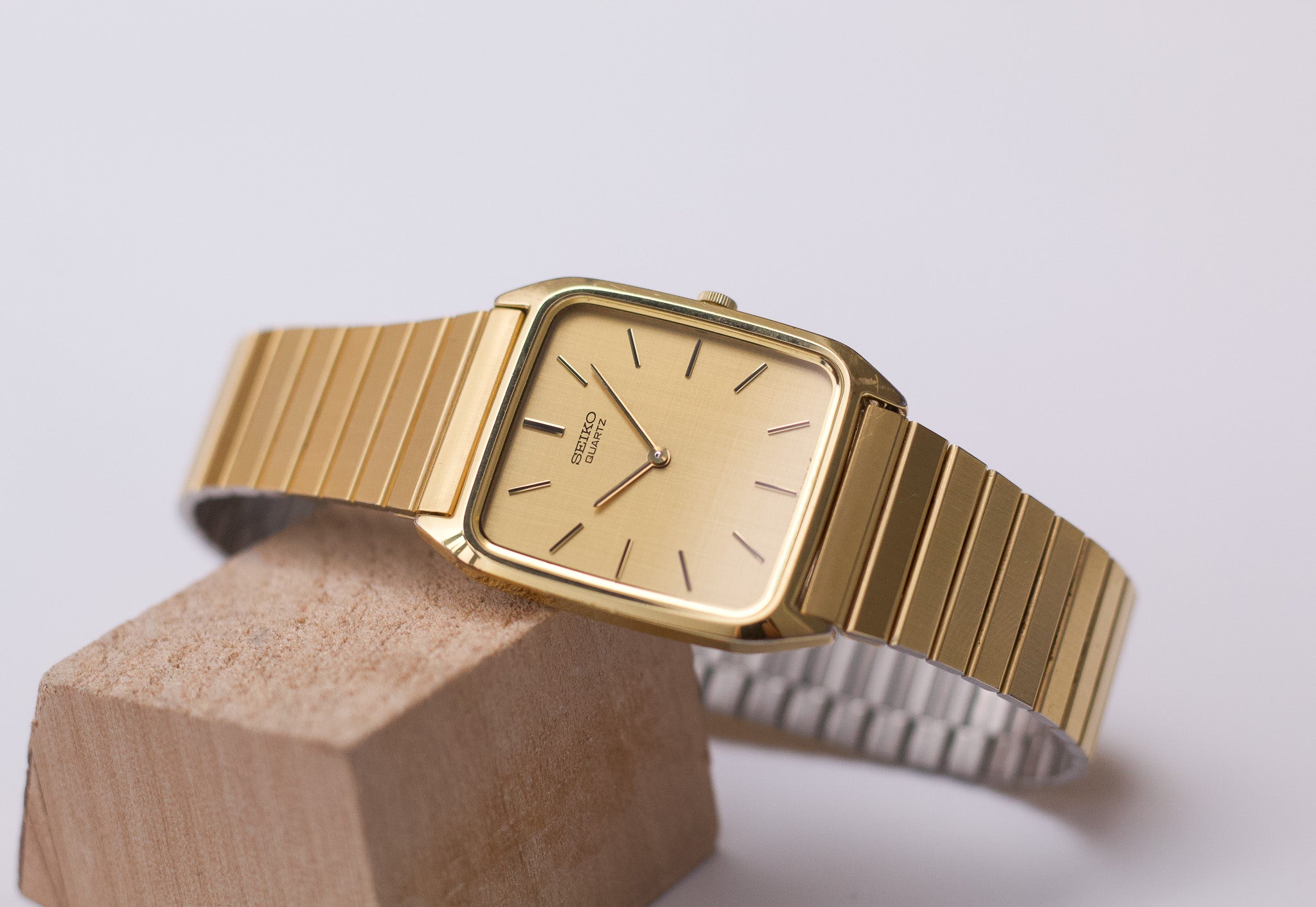 1984 Seiko Quartz Tank Linen Golden Dial Men's Wrist-Watch