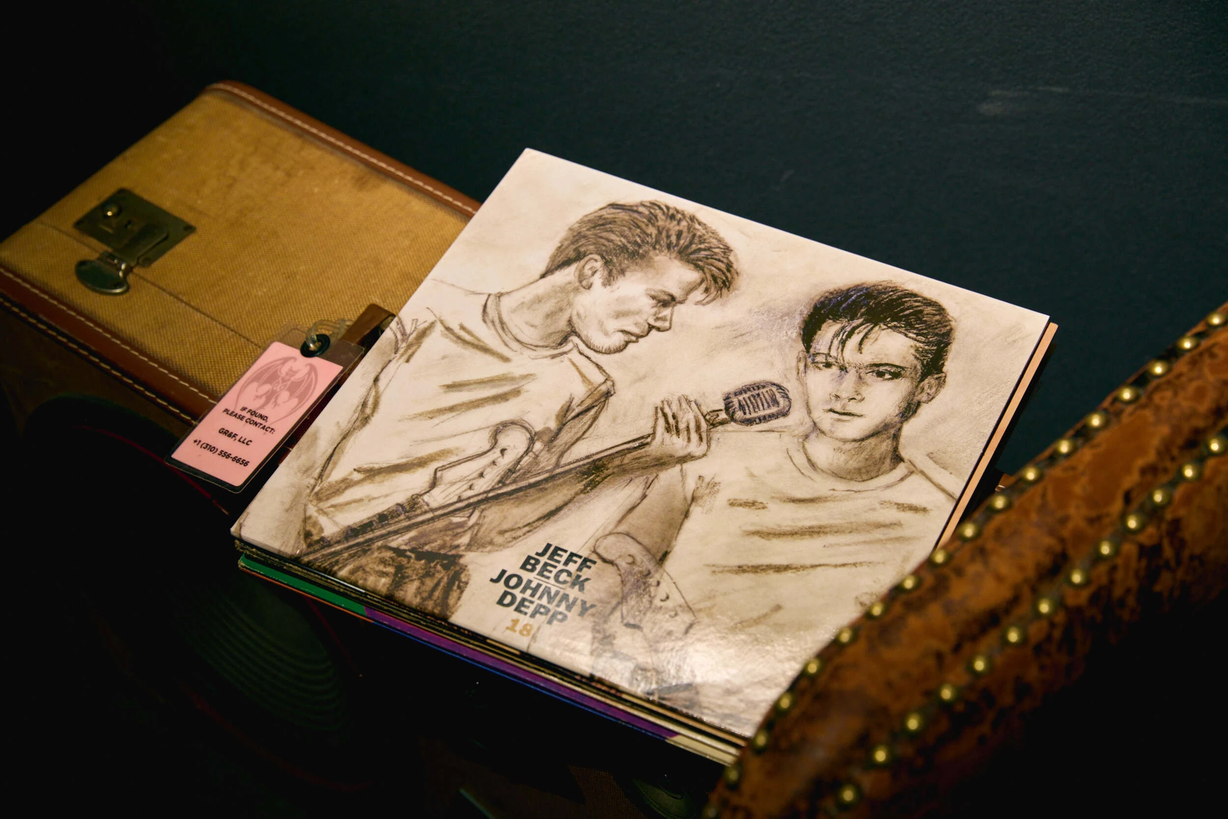 ジョニー・デップの内的世界を旅する没入型展覧会が高輪ゲートウェイで開催