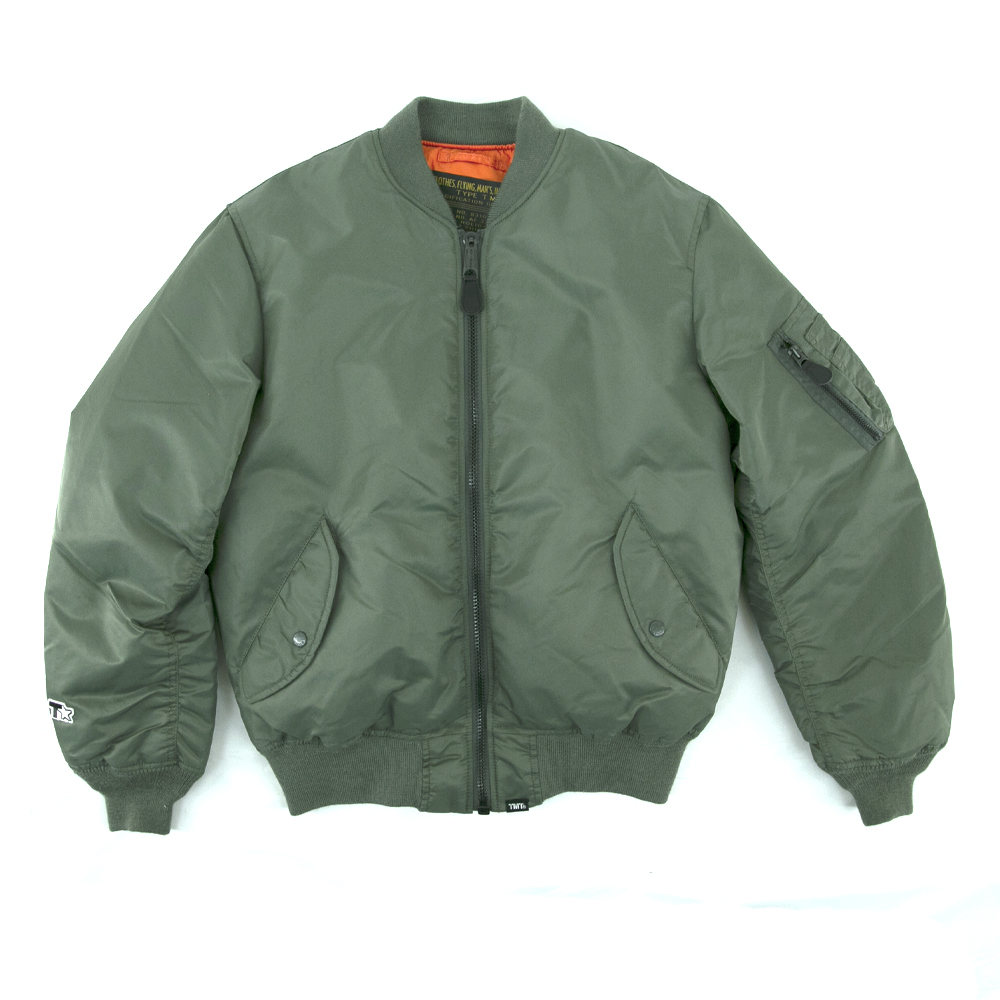 日本製アメカジの「TMT」がフライトジャケットの「アヴィレックス」と