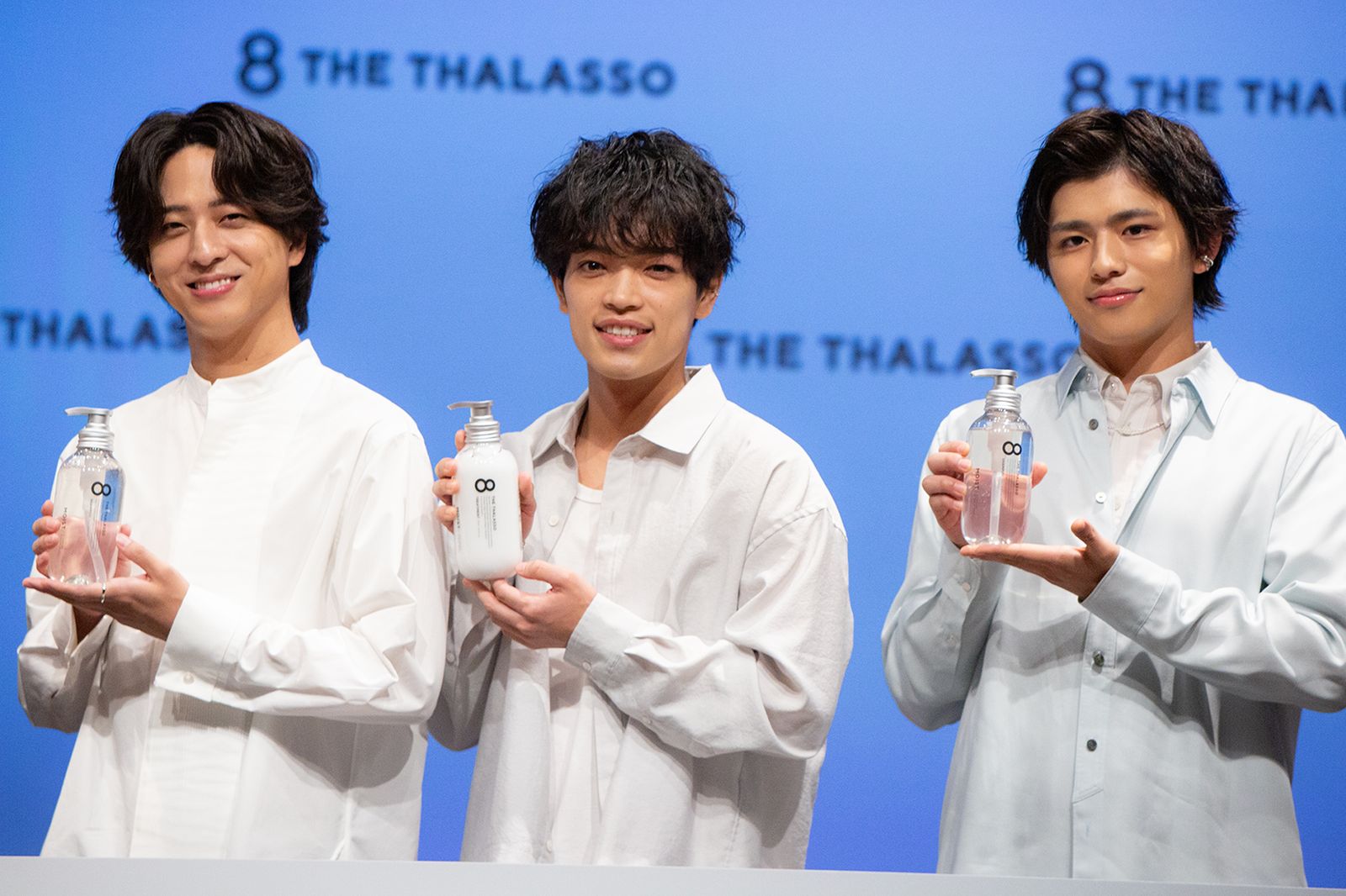 timeleszの新メンバー5人が「エイトザタラソ」新CMに登場 髪をかきあげ