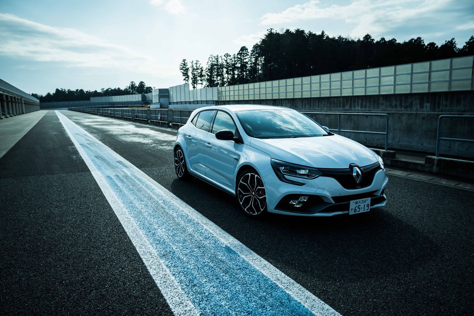 MTを操る歓び、もう1度──ルノー メガーヌ R.S.カップ試乗記 | GQ JAPAN