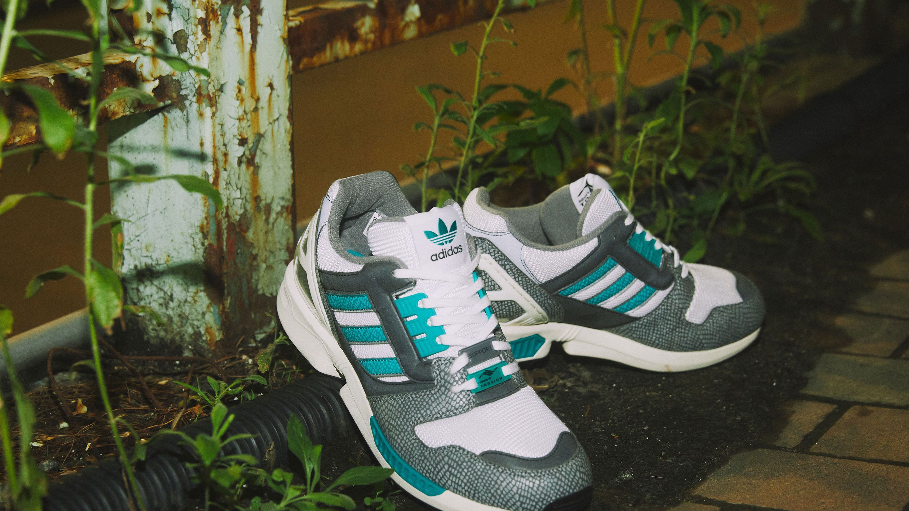 アディダス オリジナルス×アトモスの新作は、名作「EQT」が着想源