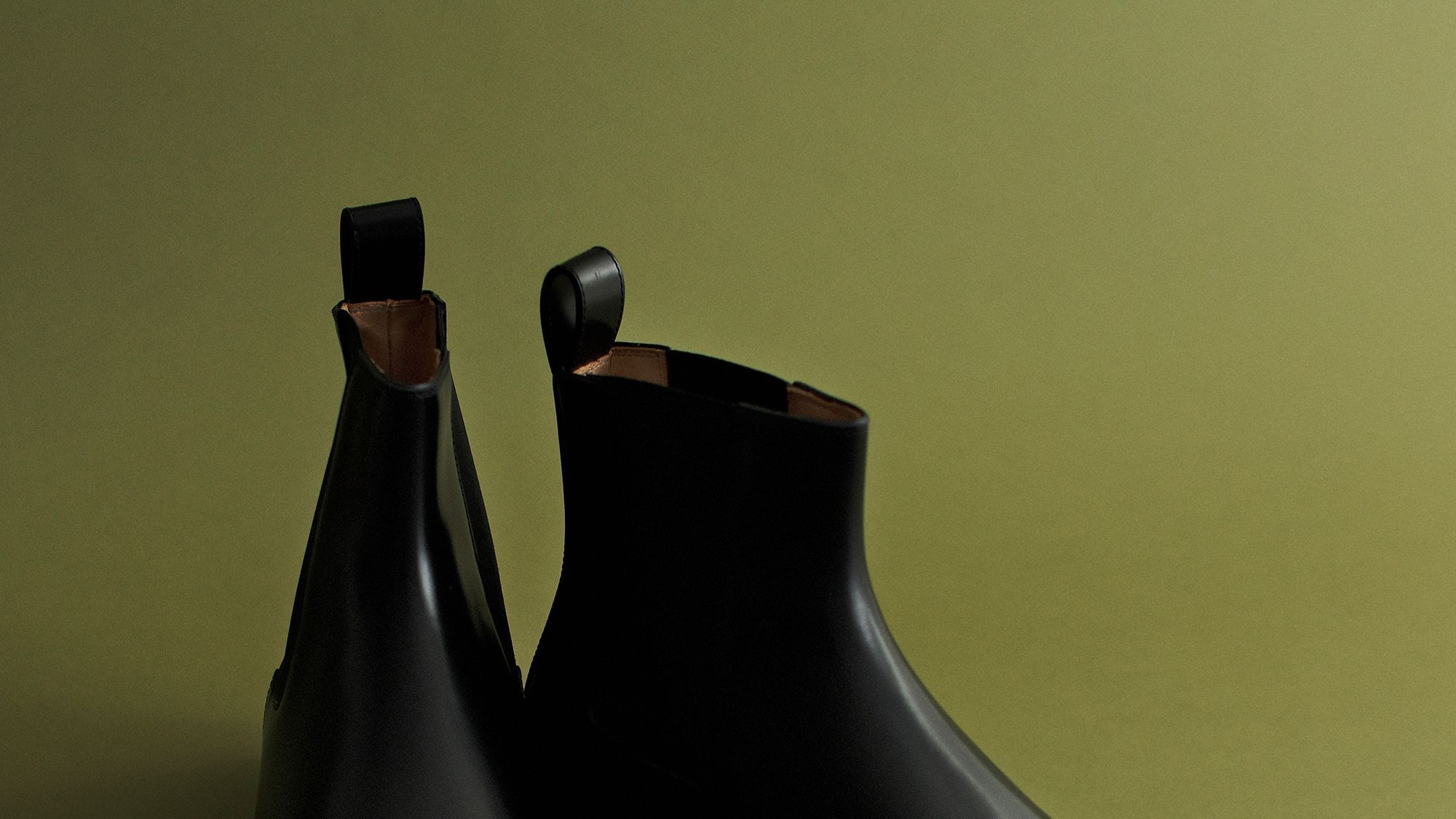 ギャラリー：ロエベで探す、春のフットウェア──特集：今どき顔の