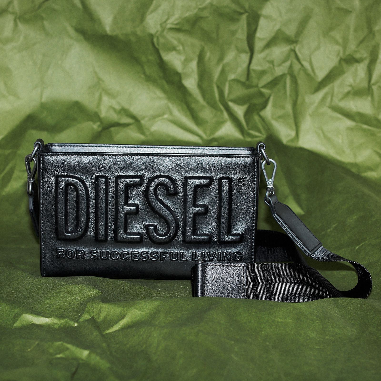 パワフルなデザインで魅せるディーゼル──特集：2024年秋冬、バッグと