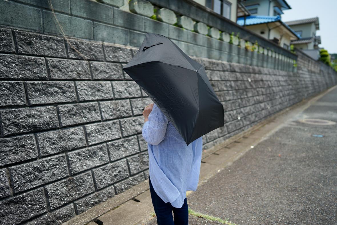 スタンダードプロダクツの晴雨兼用傘、超軽量でコスパ最強だった