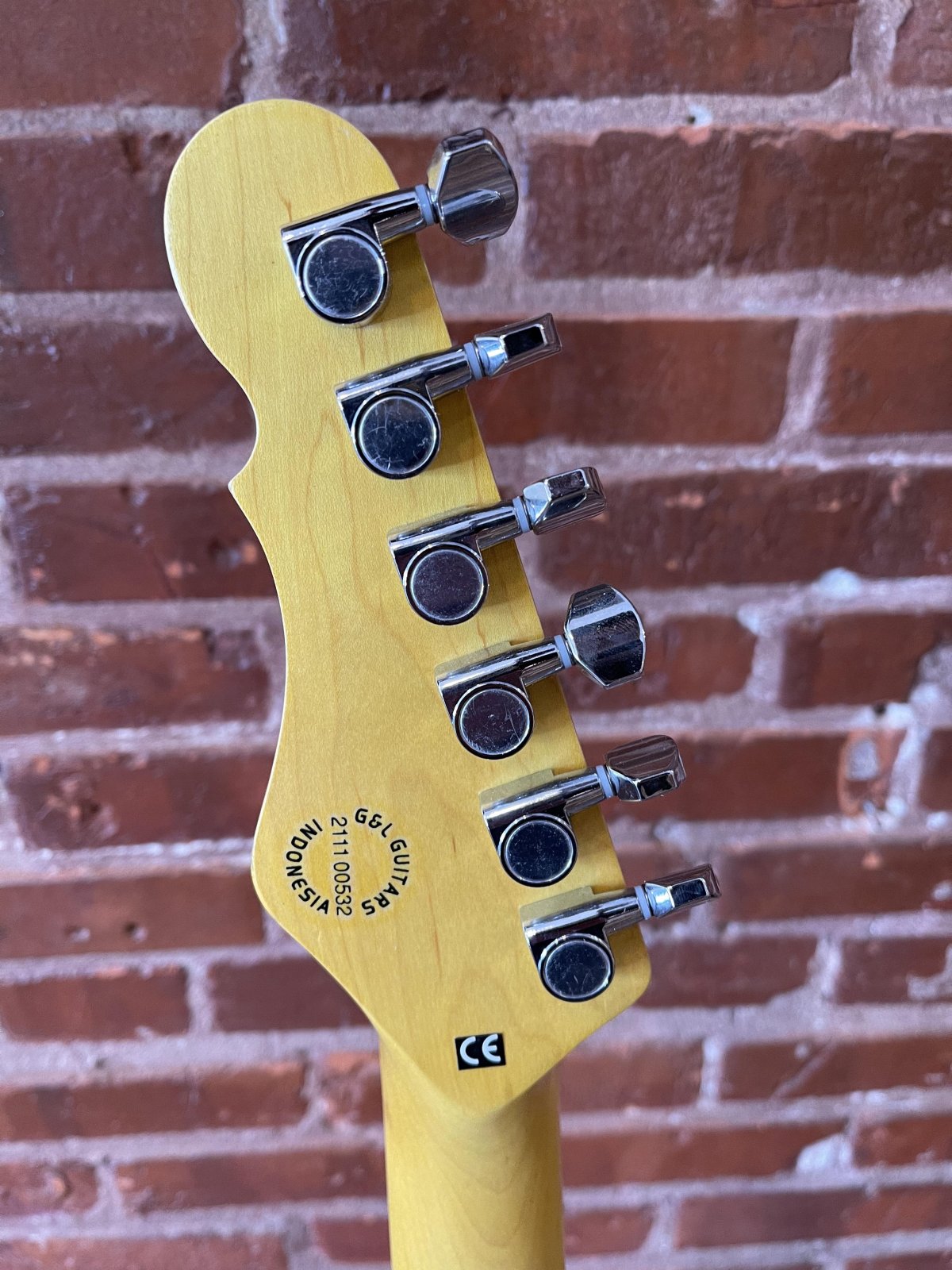 G&L Tribute Series Fallout - Shell Pink w/Gig Bag