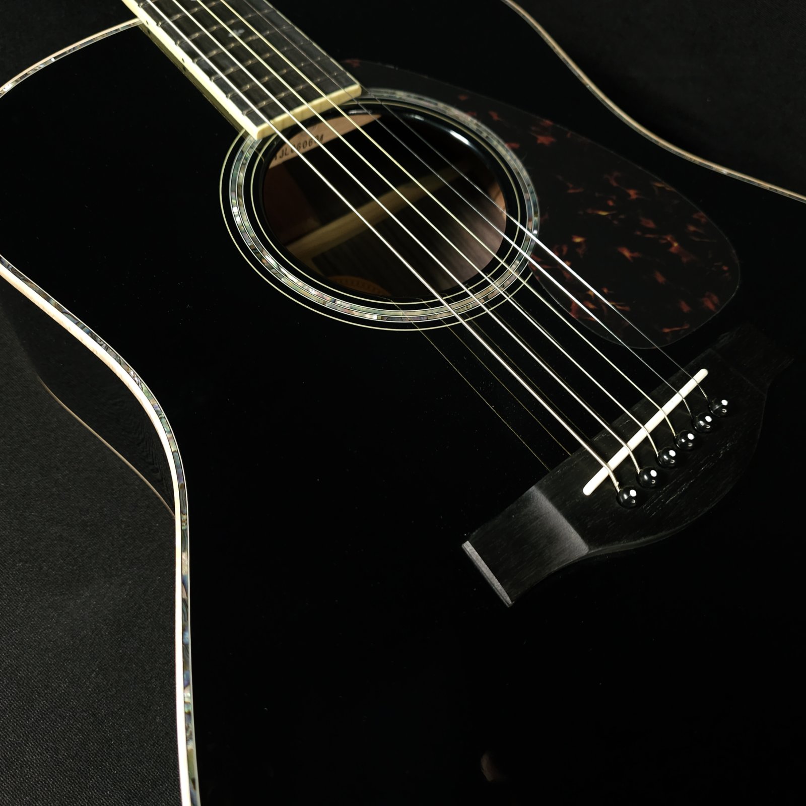 Yamaha LL16D Deluxe ARE Acoustic Electric Guitar Black w/Hard Case