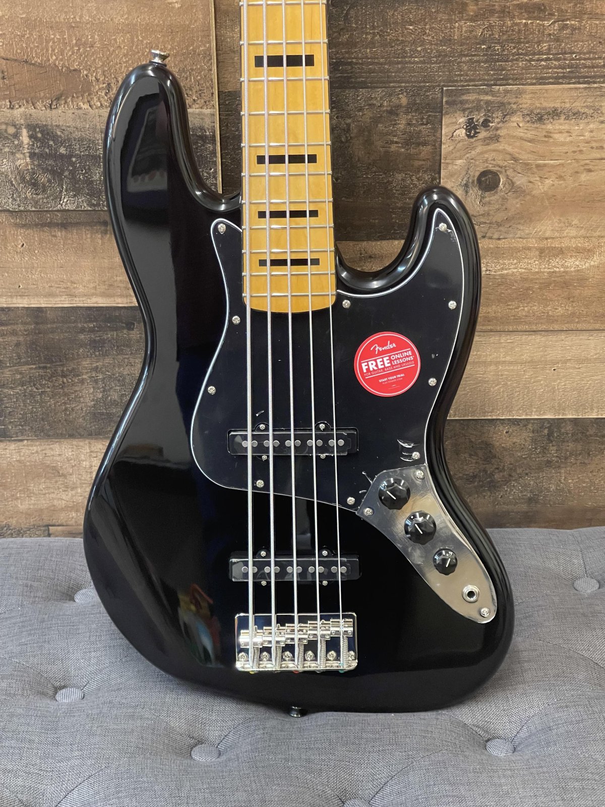 Squier CLASSIC VIBE '70S JAZZ BASS V Guitar - Black - 0374550506