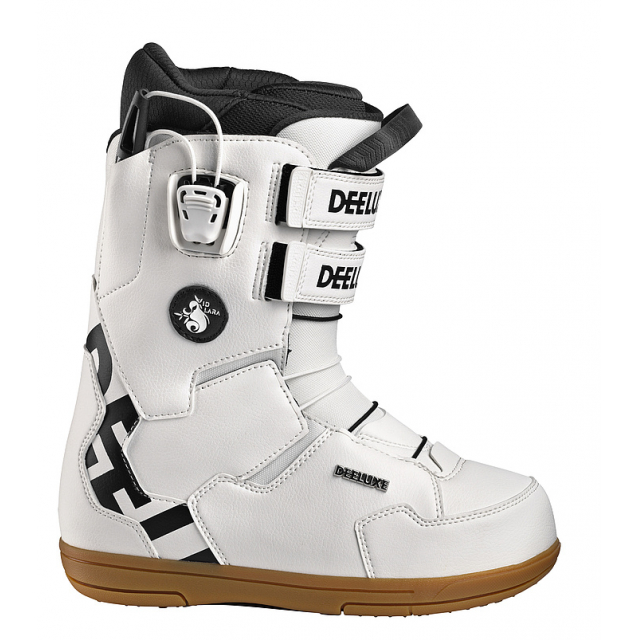 Deeluxe / Team ID LTD. Lara