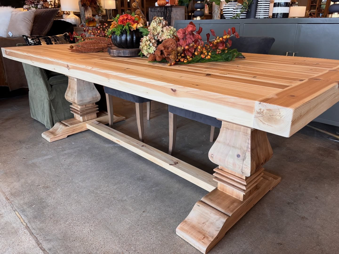 Elliot 8' Solid Elm Dining Table (Natural) – The Mint Julep