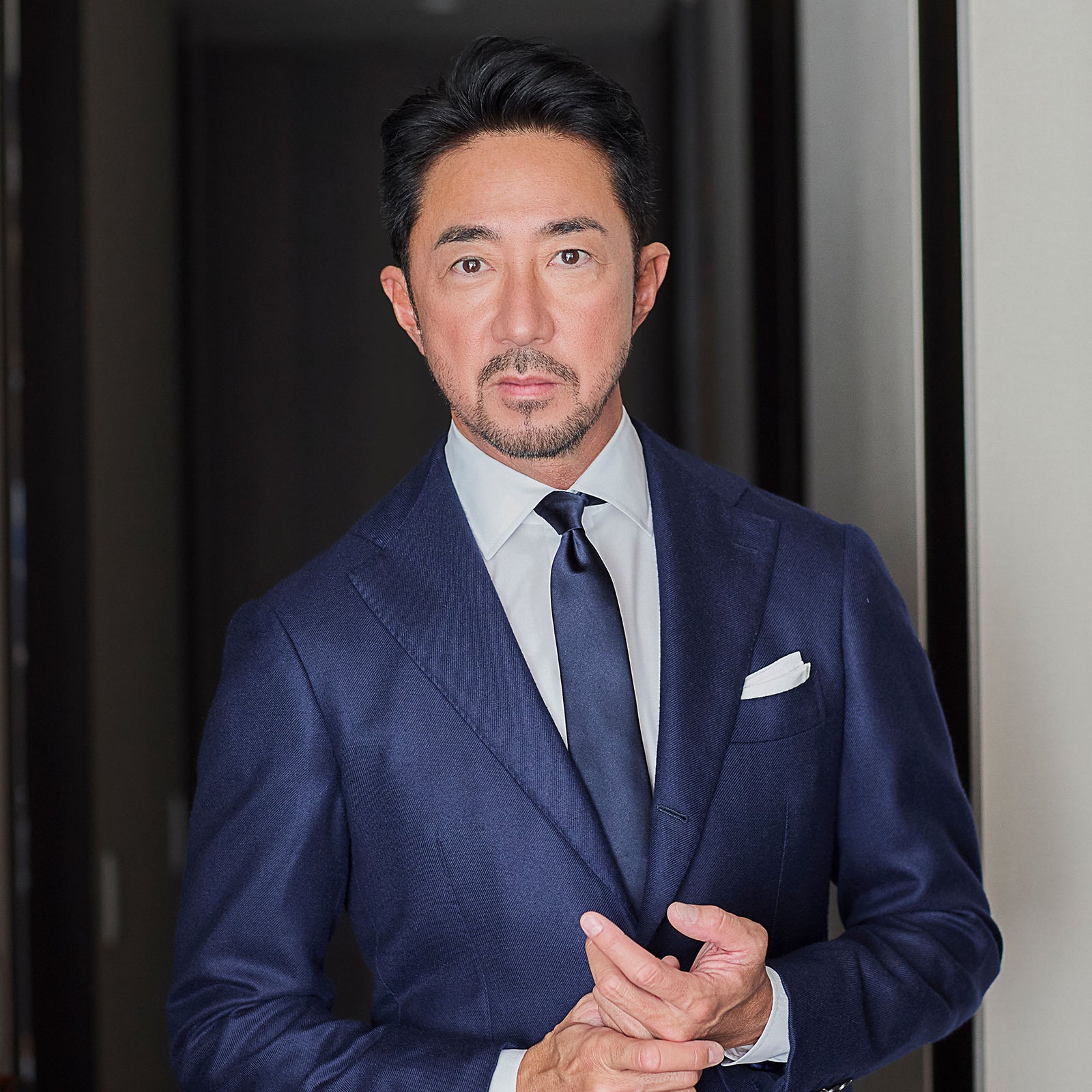 干場監修】 シルクサテン ソリッドタイ ネイビー – MINIMAL WARDROBE