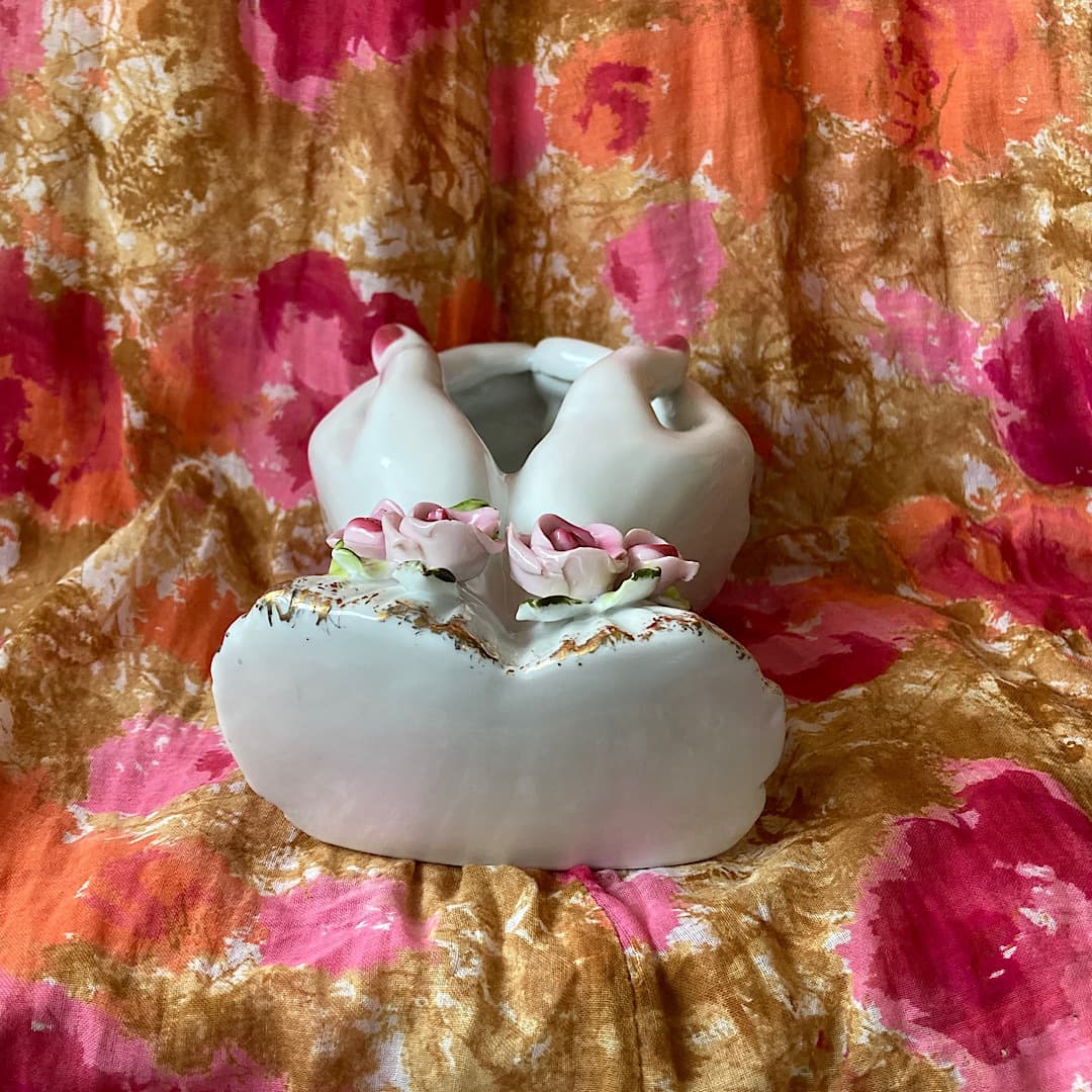 Lefton 白い手にピンクのバラのポーセリンハンドプランター