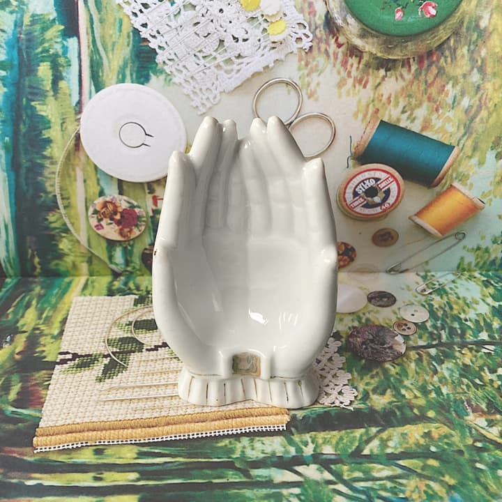 094小さなホワイトポーセリンハンドトレイゴールドトリム