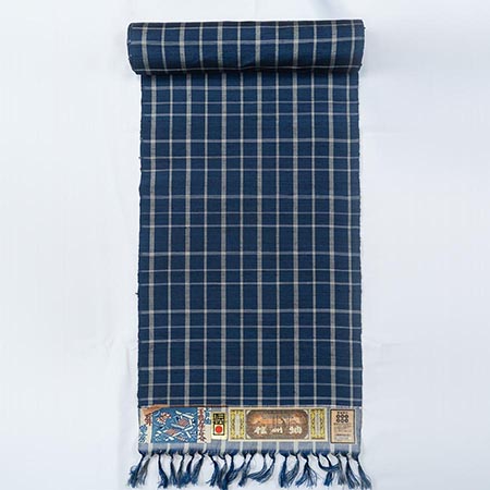上田紬 着尺（紺色に格子柄）＜小岩井紬工房＞ | 長野県上田市 | 三越
