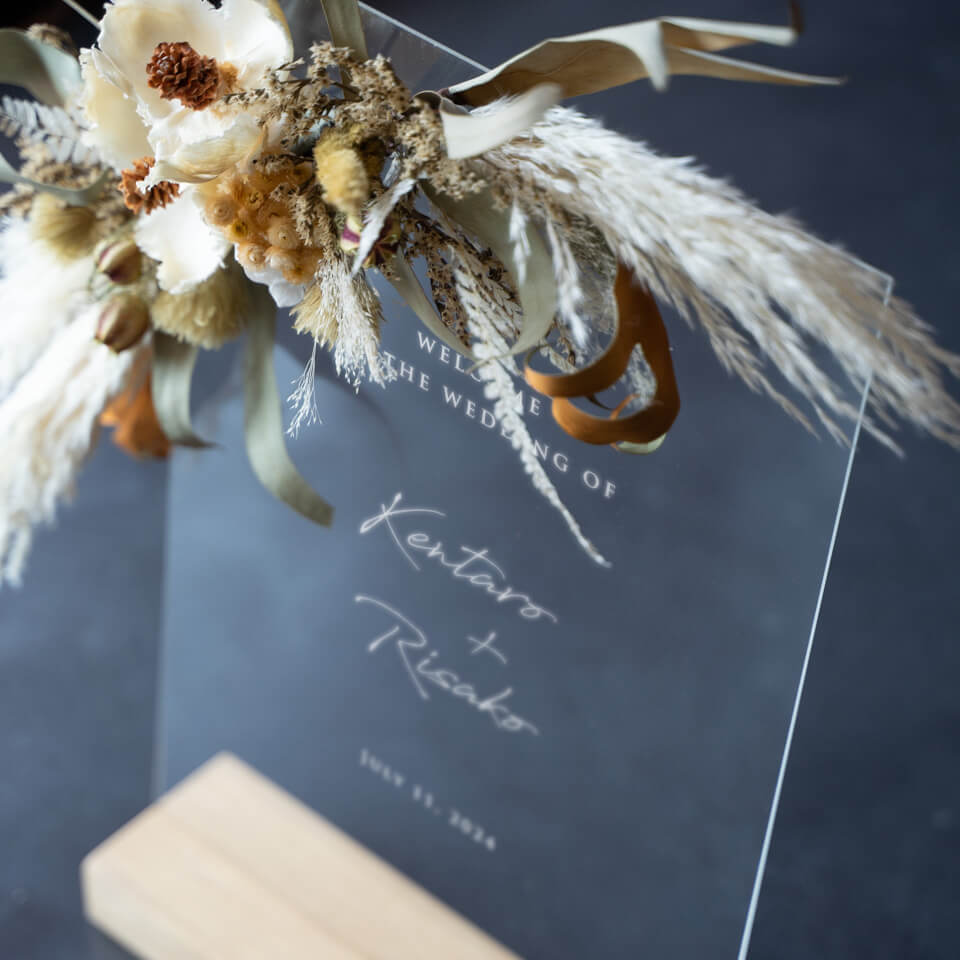 ホワイト×グリーンの横長スワッグ アクリルウェルカムボード | mille