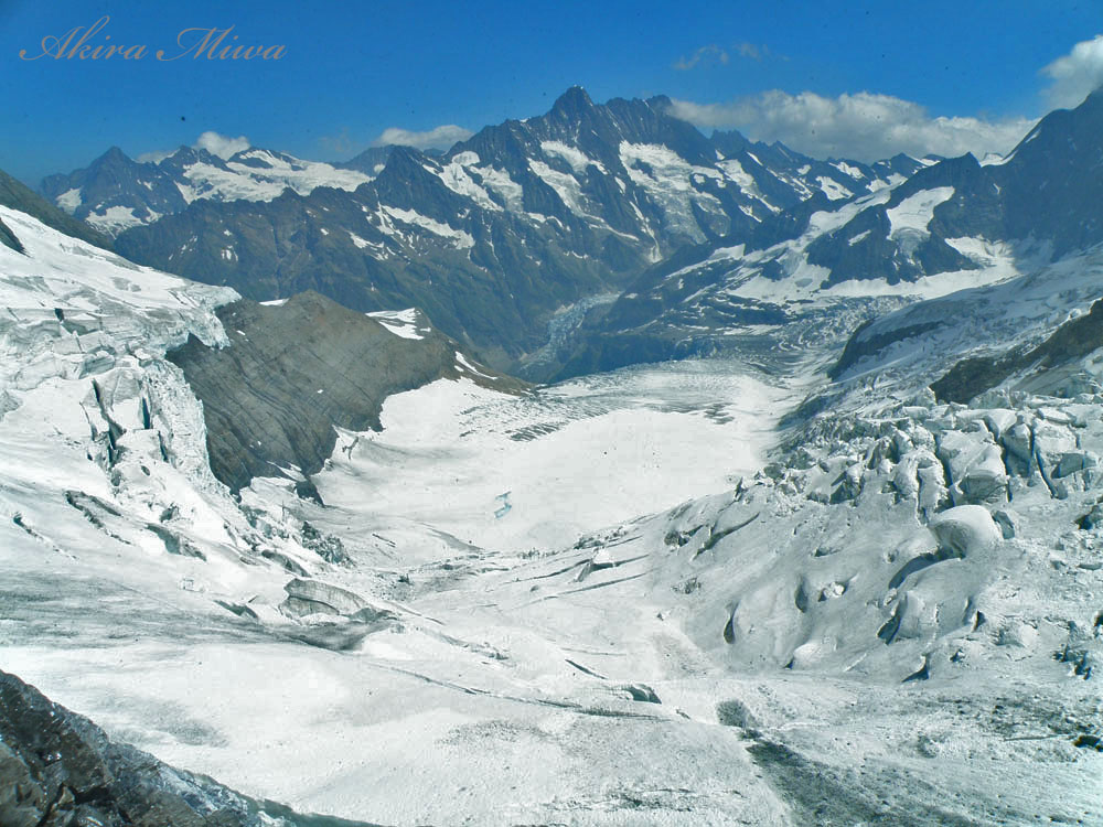 山岳鉄道に乗って、ユングフラウヨッホの展望台へ【スイス03】
