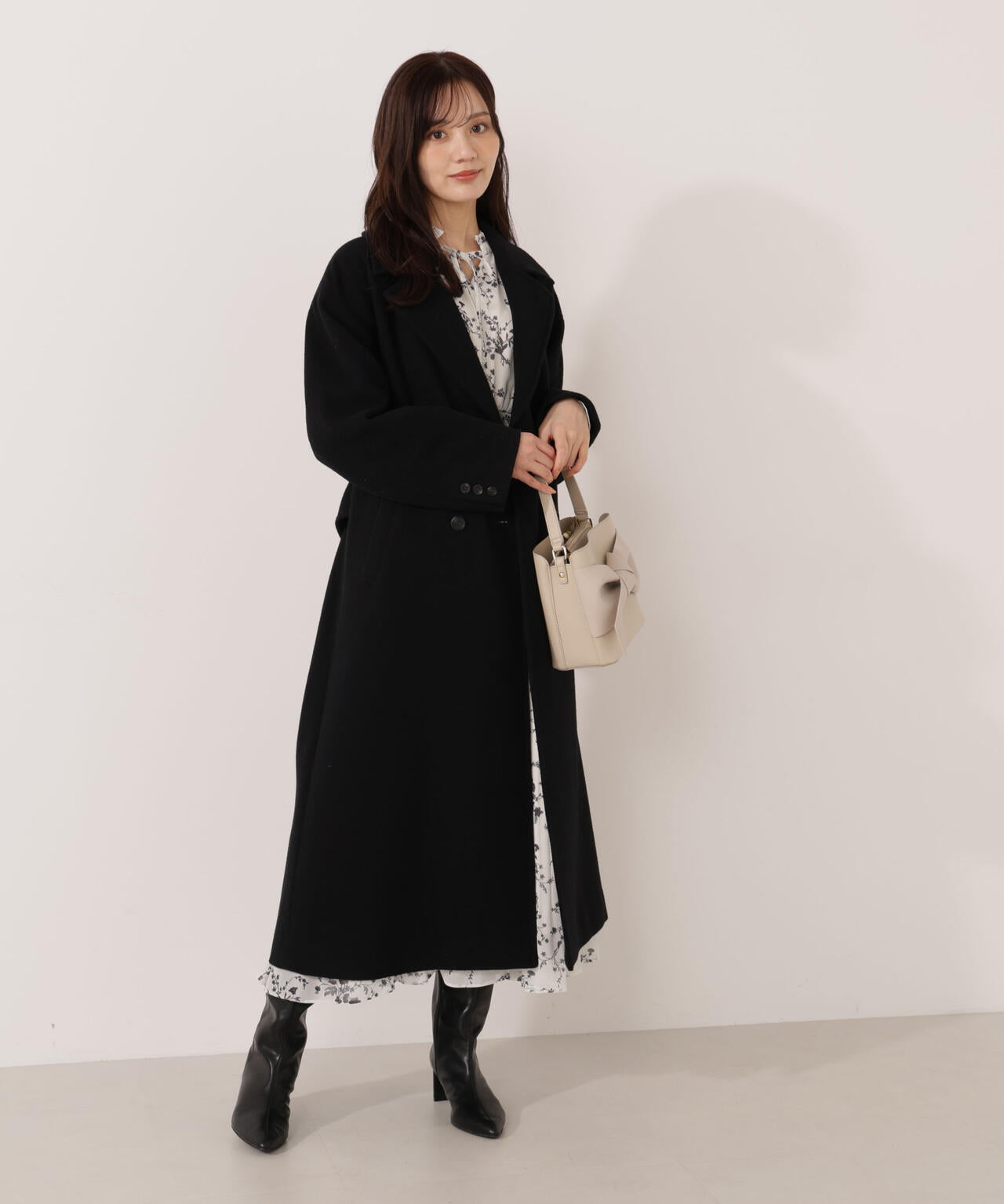 加藤栞さん着用】ダブル釦チェスターコート | PROPORTION BODY