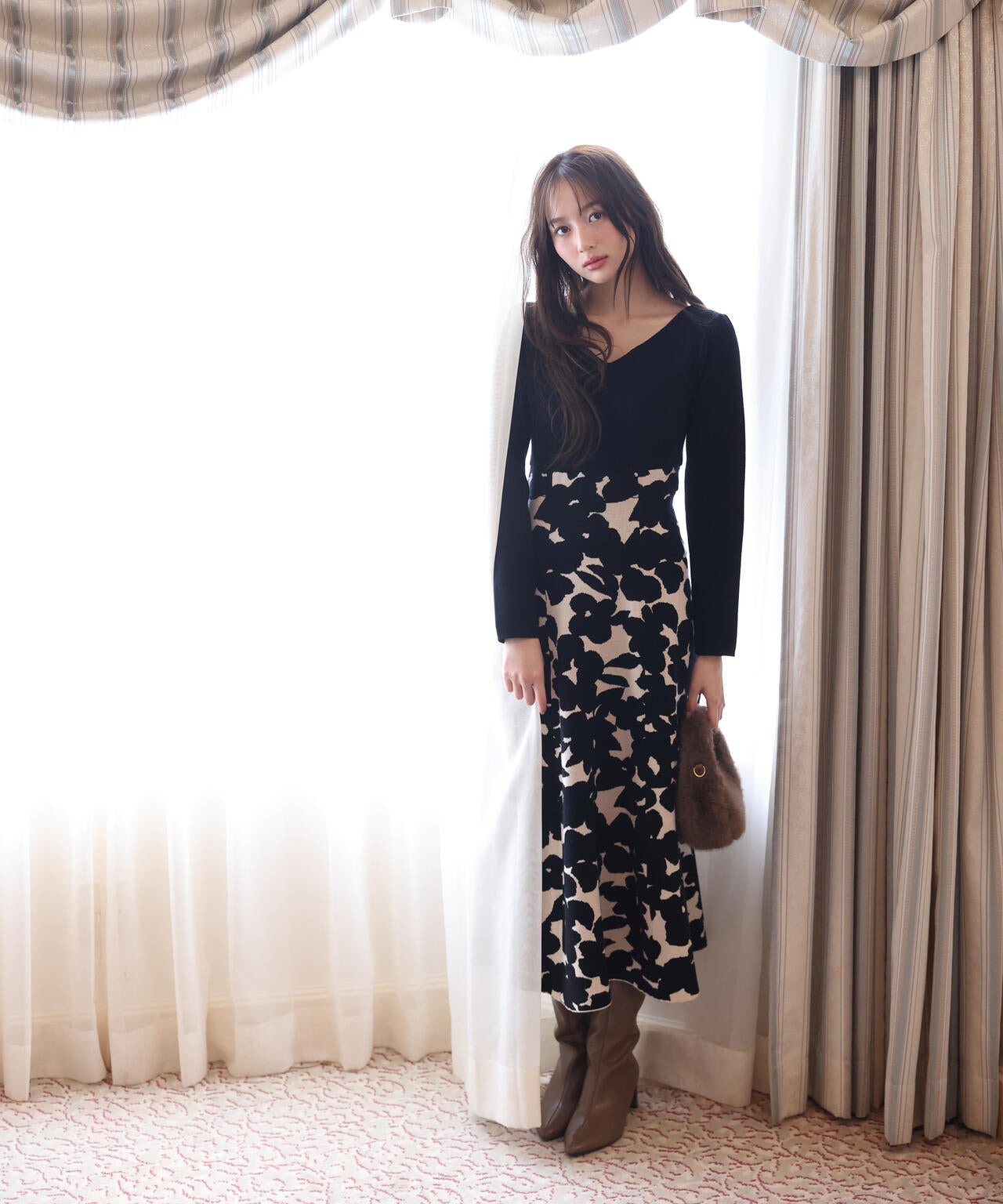 加藤栞さん着用】ジャガードフラワーニットワンピース | PROPORTION