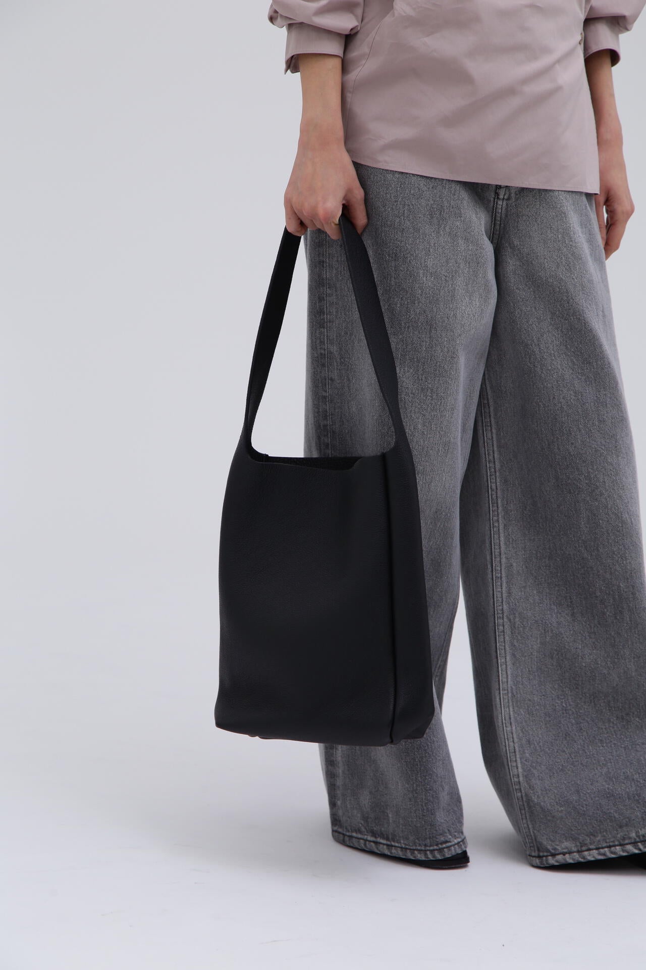 Aeta / SHOULDER : S | THE LIBRARY（ザ ライブラリー） ｜【公式