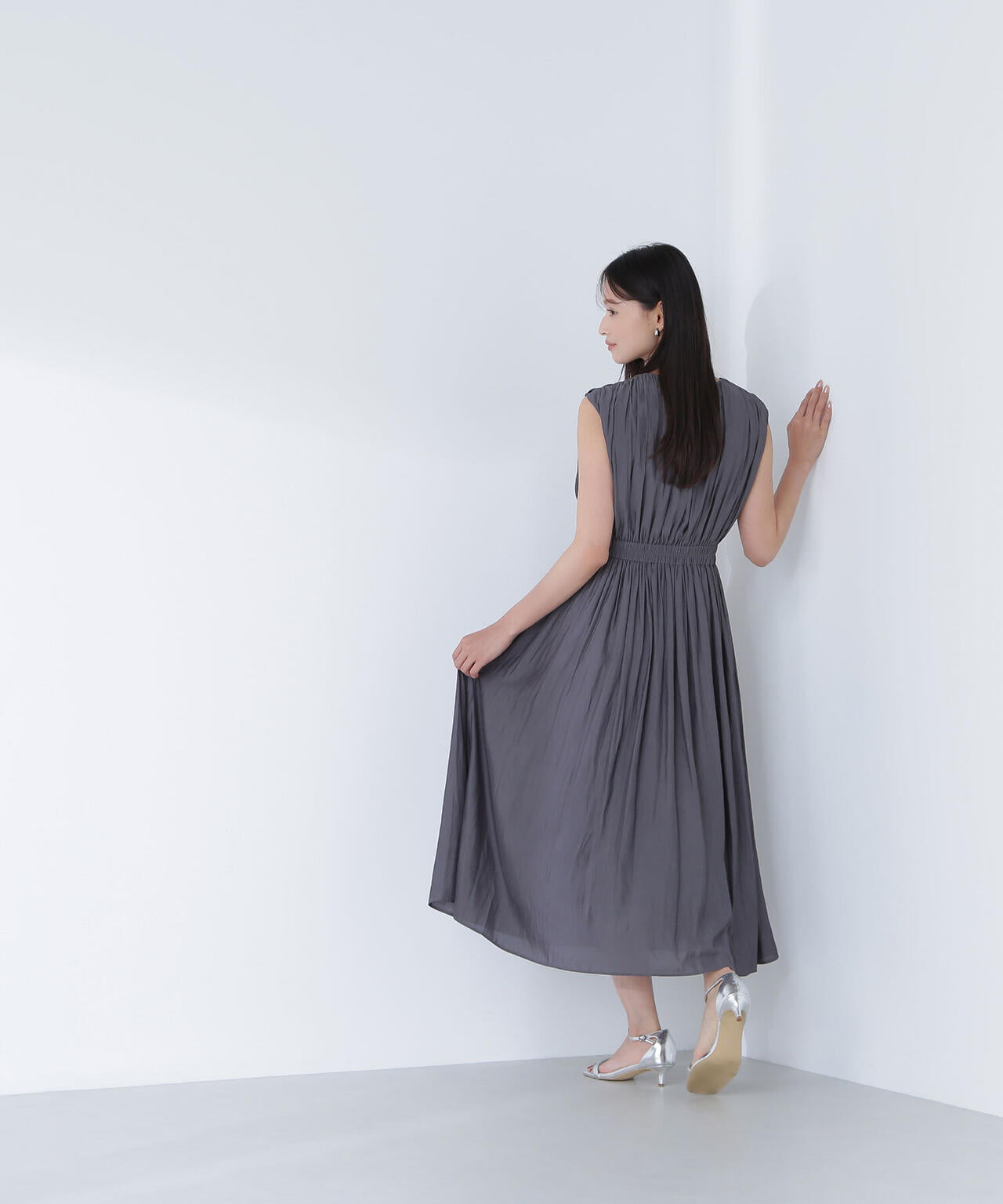 割繊サテンギャザーワンピース | NATURAL BEAUTY BASIC（ナチュラル