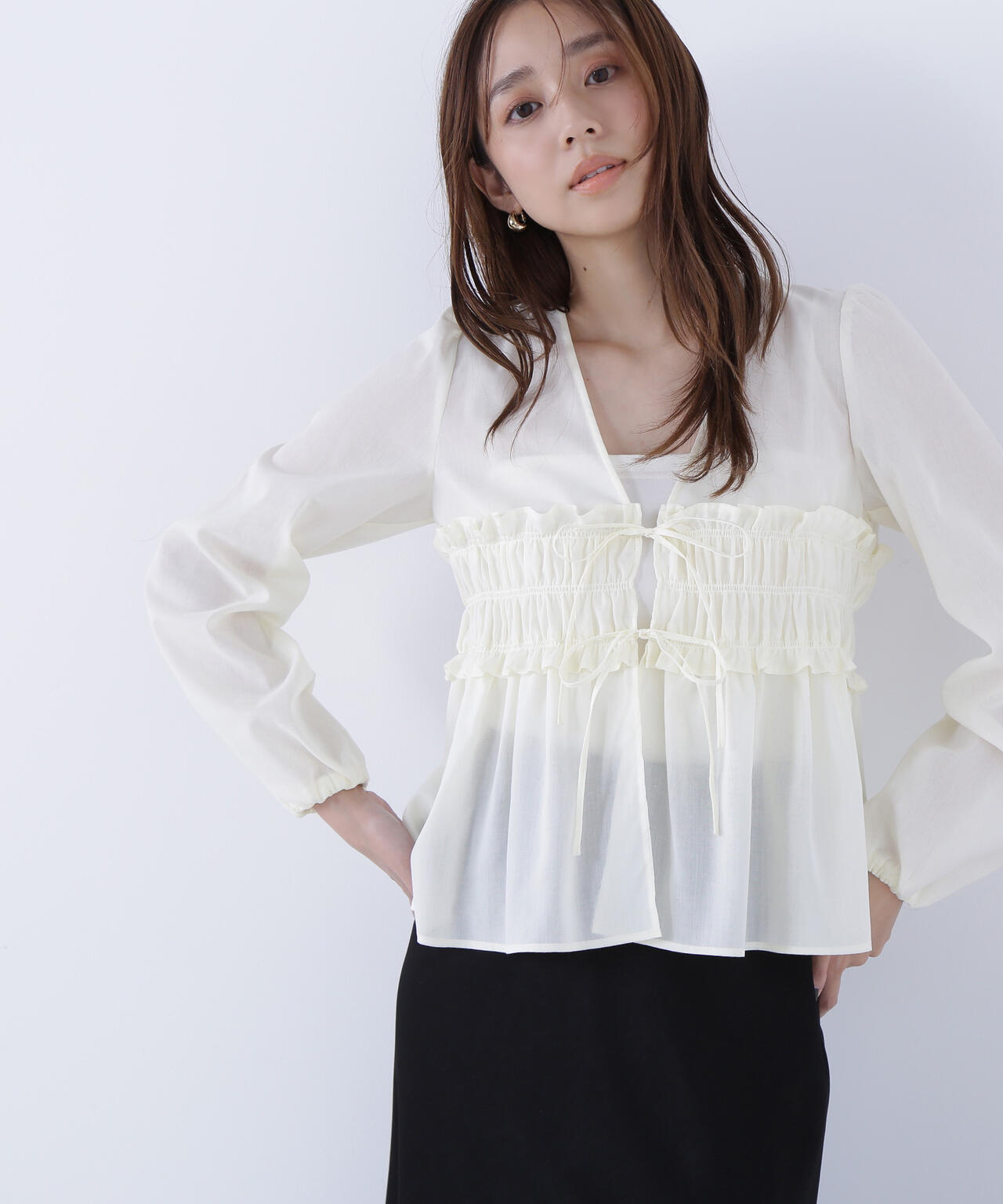 Vネックシャーリングペプラムブラウス | NATURAL BEAUTY BASIC